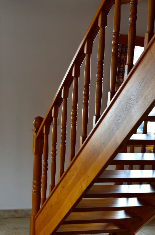 Wood Mantel Staining in Waco, TX